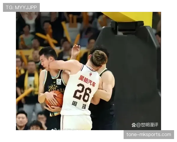 故意肘击犯规判罚为何常被忽视？裁判标准大解析